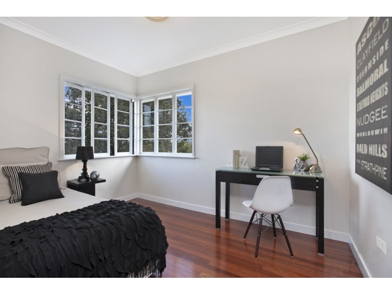 8 Hartland Street, Manly West QLD 4179