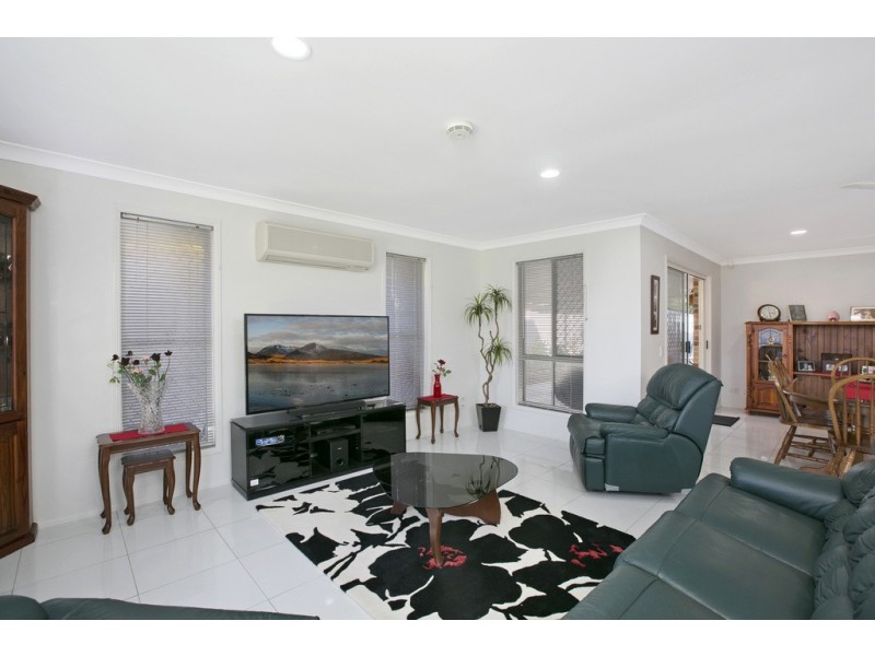 85 Matthews Way, Wakerley QLD 4154