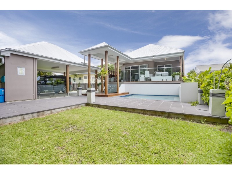 110 Moreton Avenue, Wynnum QLD 4178