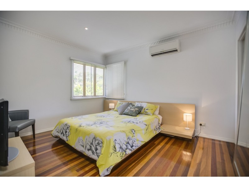 110 Moreton Avenue, Wynnum QLD 4178