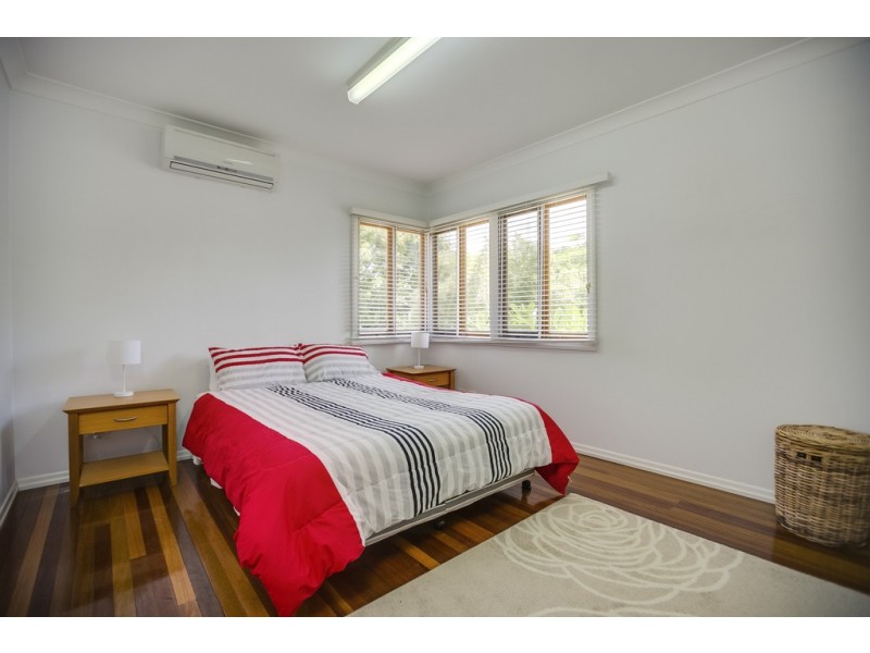 110 Moreton Avenue, Wynnum QLD 4178