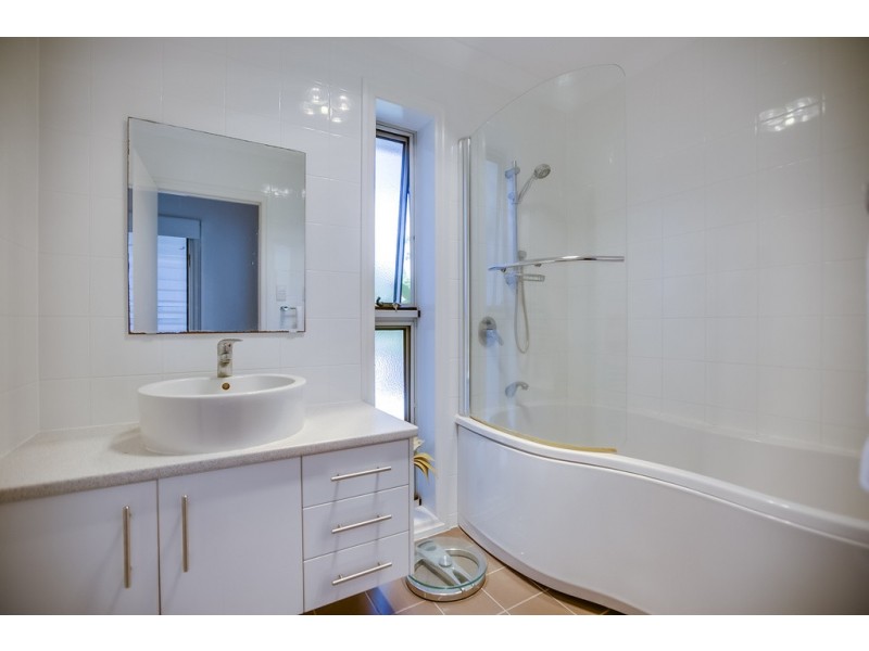 110 Moreton Avenue, Wynnum QLD 4178