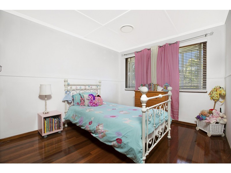 15 Greta Street, Manly West QLD 4179
