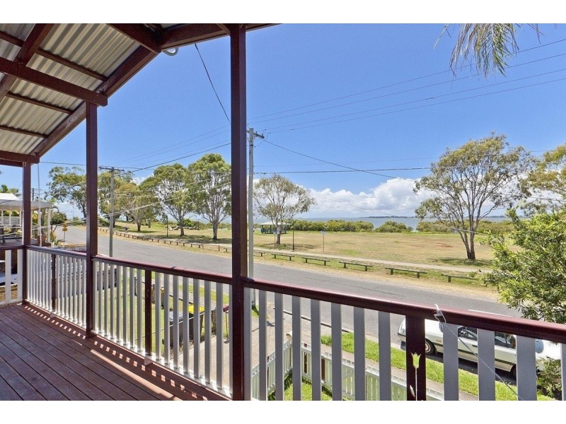 735 Esplanade, Lota QLD 4179