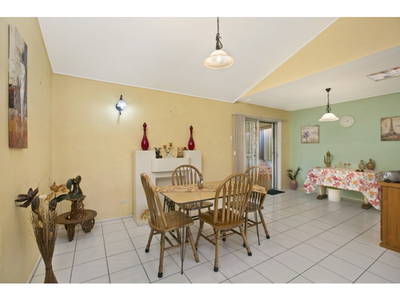 2 Gwynne Street, Wynnum West QLD 4178
