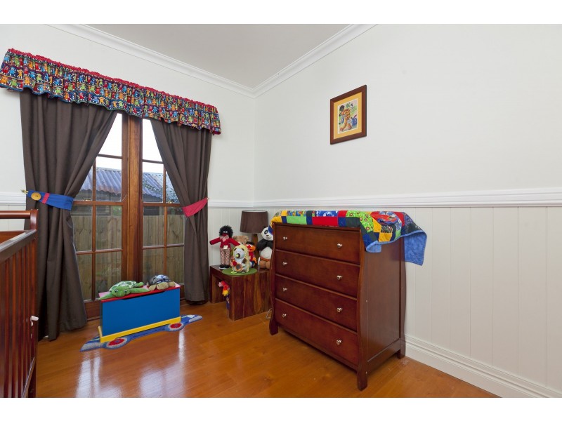 24 Outram Street, Lota QLD 4179