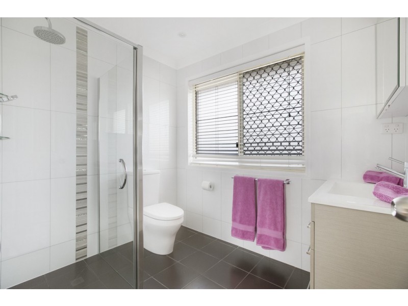 16 Coral Close, Manly West QLD 4179