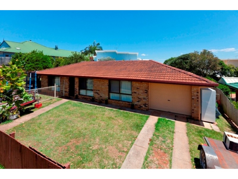15 Caloundra Street, Manly West QLD 4179