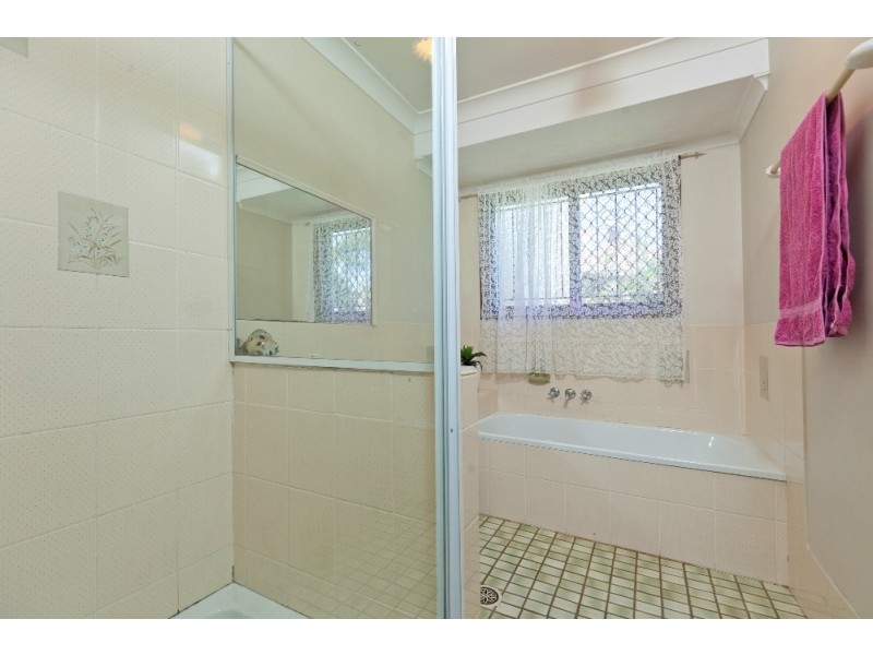 15 Caloundra Street, Manly West QLD 4179