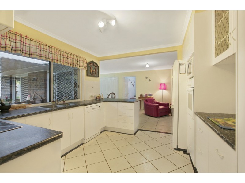 32 Trevally Crescent, Manly West QLD 4179