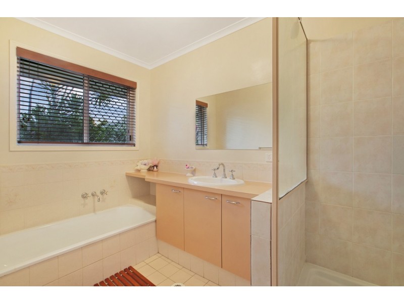 32 Trevally Crescent, Manly West QLD 4179