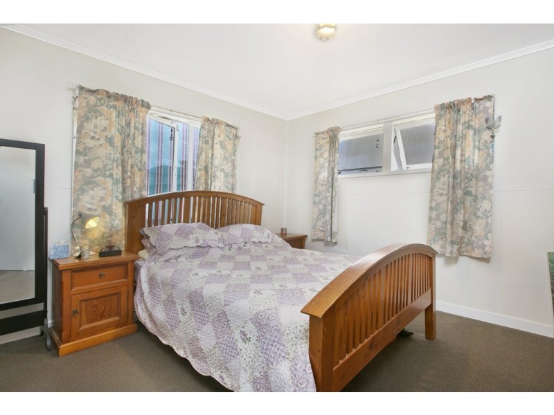 36 Bushing Street, Wynnum West QLD 4178