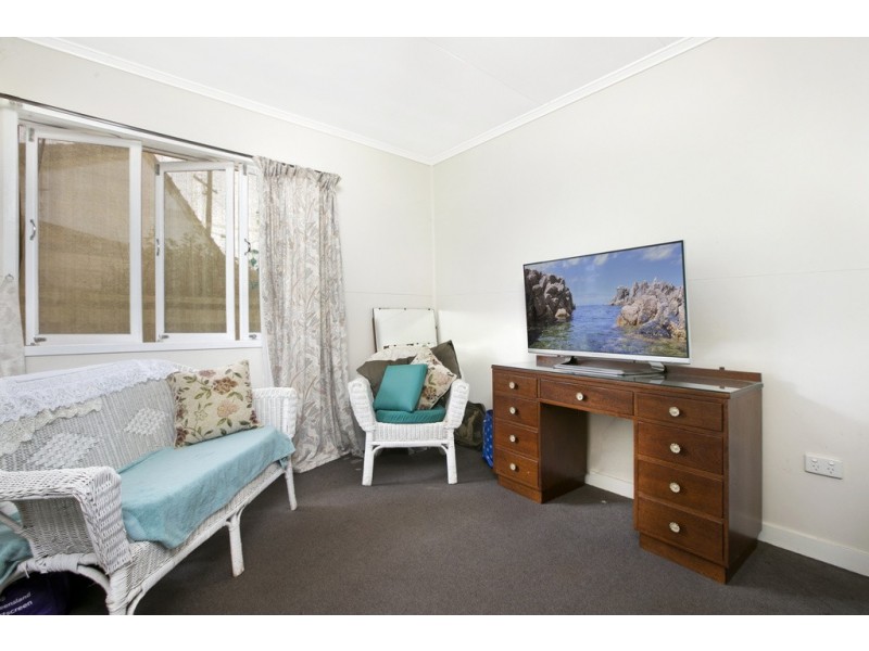 36 Bushing Street, Wynnum West QLD 4178