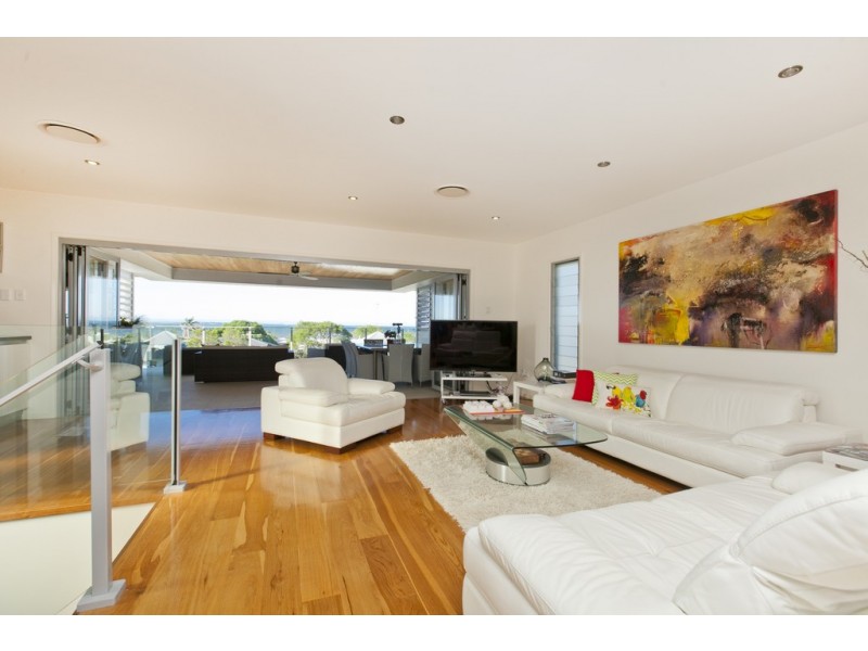 38 Akonna Street, Wynnum QLD 4178