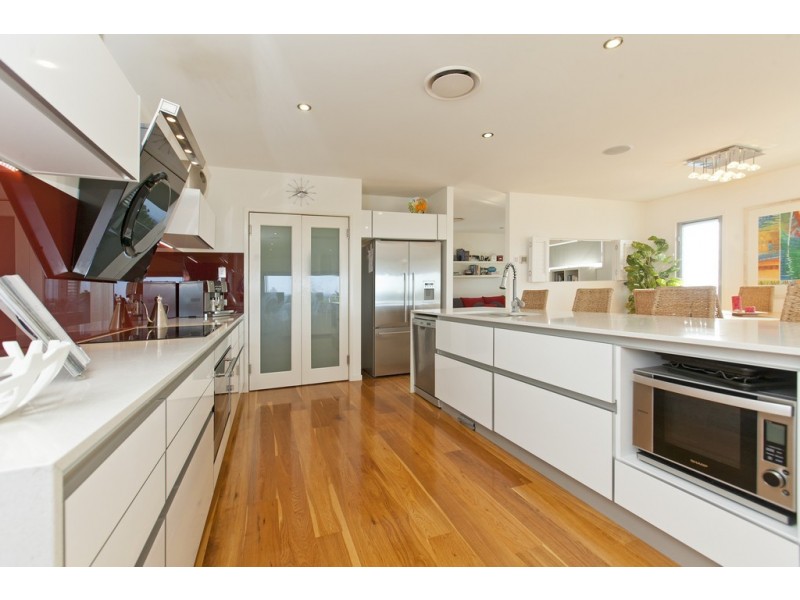 38 Akonna Street, Wynnum QLD 4178