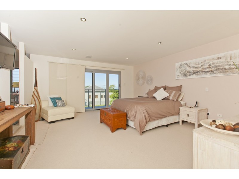 38 Akonna Street, Wynnum QLD 4178