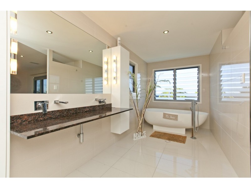 38 Akonna Street, Wynnum QLD 4178