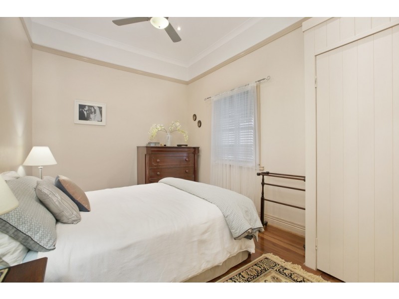 42 Adam Street, Wynnum QLD 4178