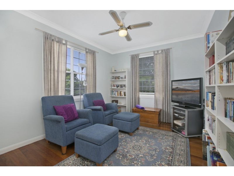 42 Adam Street, Wynnum QLD 4178