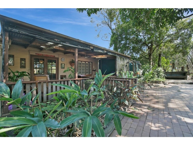 323 Whites Road, Lota QLD 4179