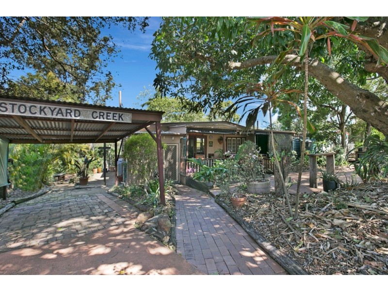 323 Whites Road, Lota QLD 4179