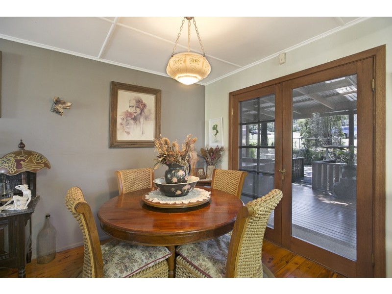 323 Whites Road, Lota QLD 4179