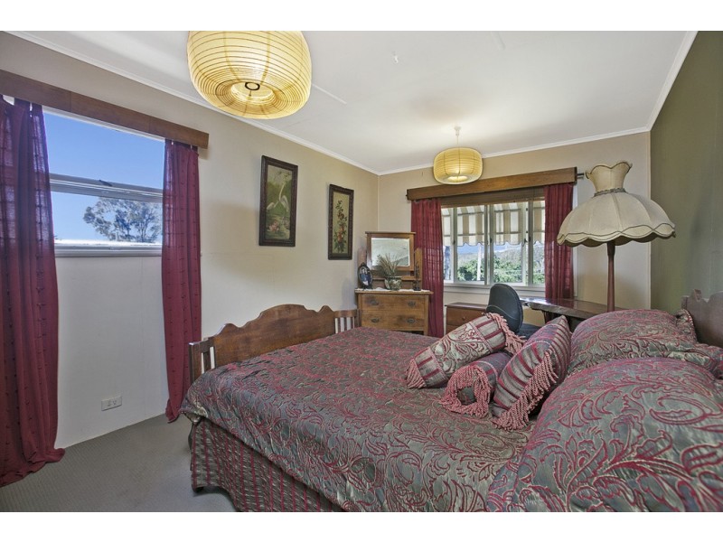 323 Whites Road, Lota QLD 4179