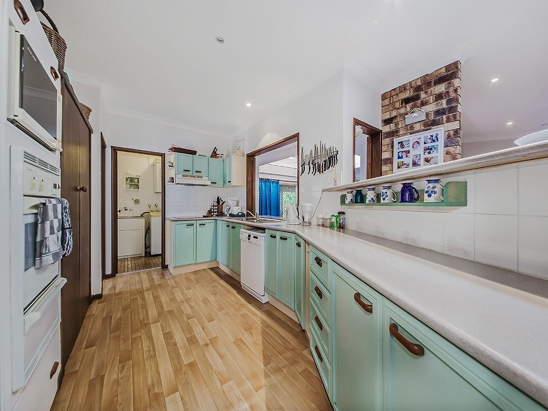 8 Hydrus Place, Wynnum QLD 4178