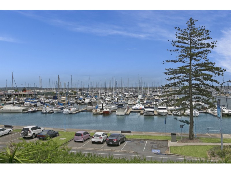 479 Royal Esplanade, Manly QLD 4179