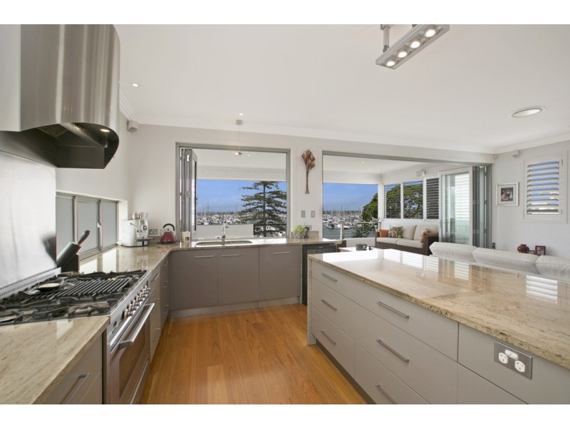 479 Royal Esplanade, Manly QLD 4179