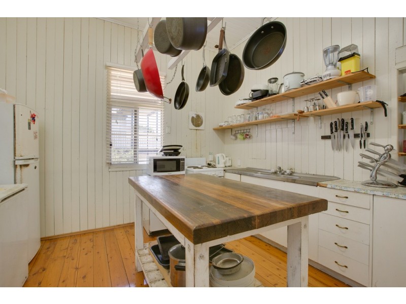 84 Stratton Terrace, Manly QLD 4179