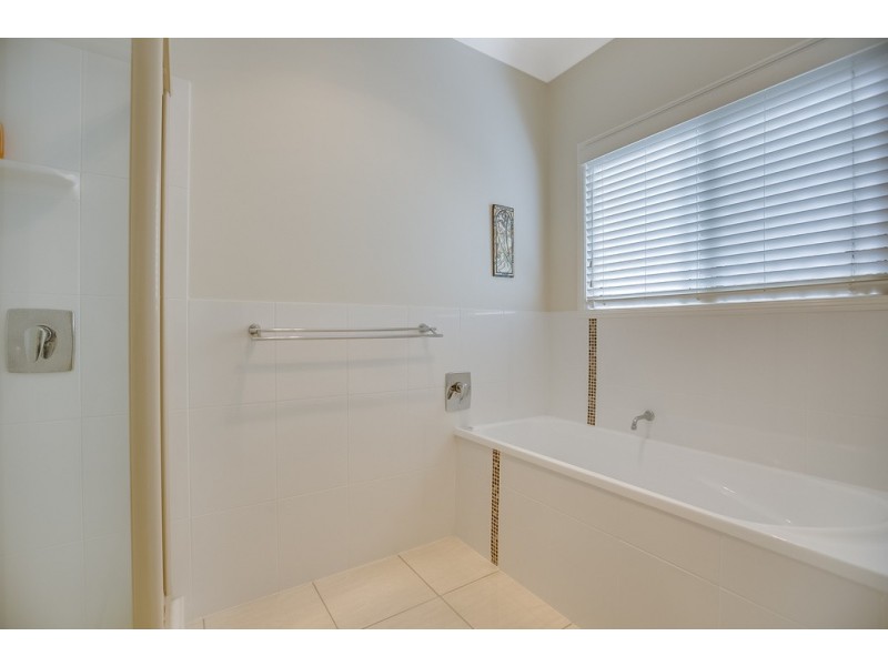 44 Waterview Avenue, Wynnum QLD 4178