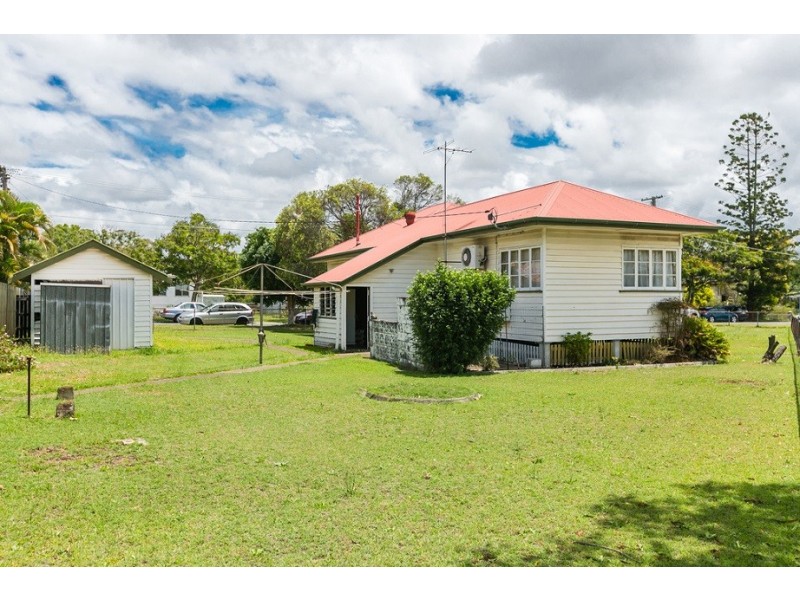 12 Rodney Street, Wynnum West QLD 4178