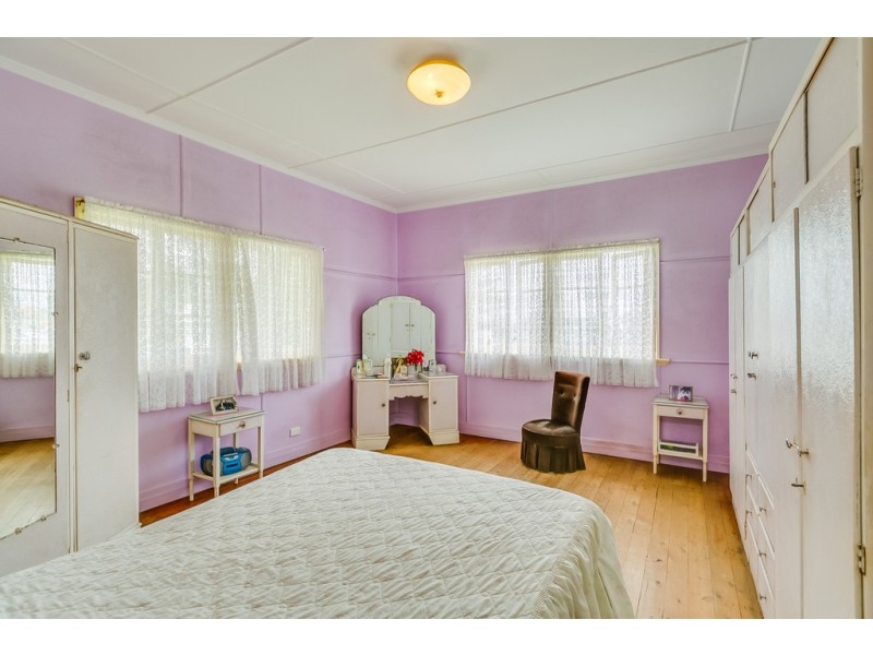 12 Rodney Street, Wynnum West QLD 4178