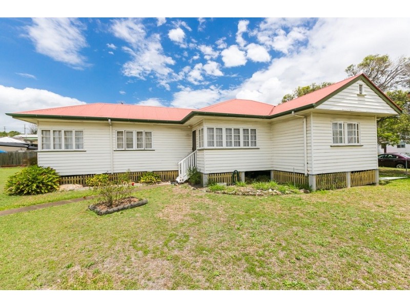 12 Rodney Street, Wynnum West QLD 4178