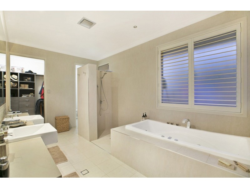 30 Ermelo Road, Gumdale QLD 4154