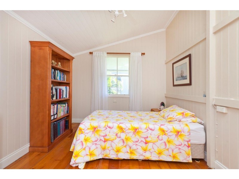 36 Waterview Avenue, Wynnum QLD 4178