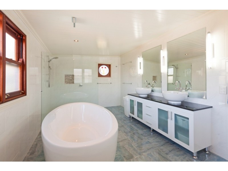 36 Waterview Avenue, Wynnum QLD 4178