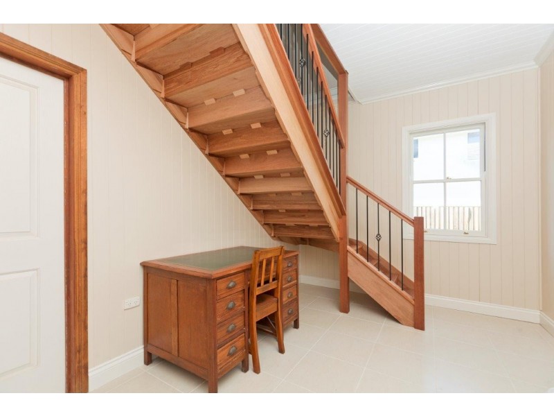 36 Waterview Avenue, Wynnum QLD 4178