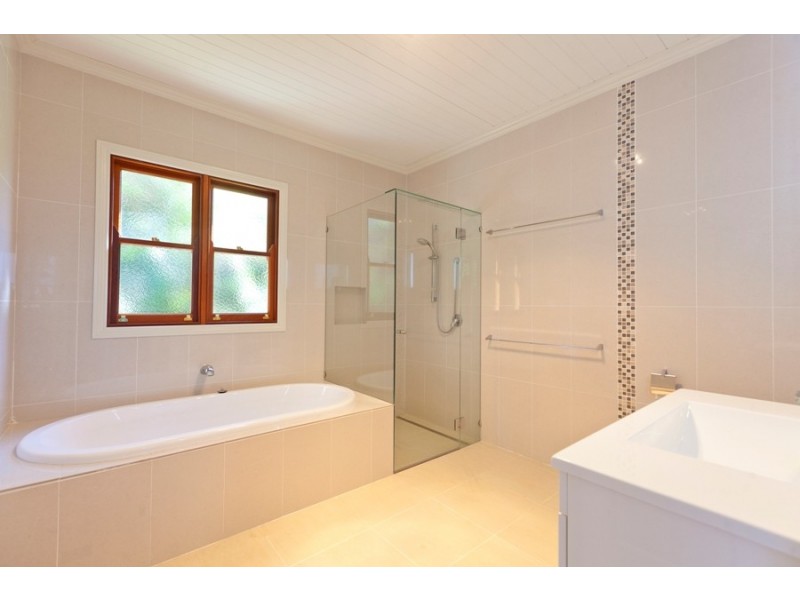 36 Waterview Avenue, Wynnum QLD 4178