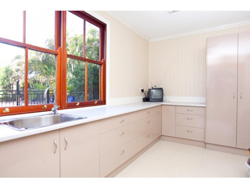 36 Waterview Avenue, Wynnum QLD 4178