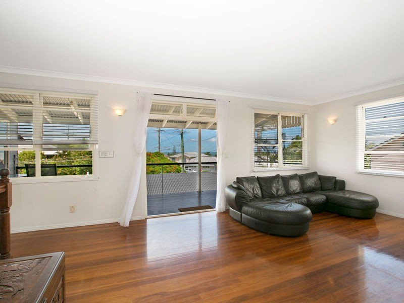 6 Peranga Street, Manly QLD 4179