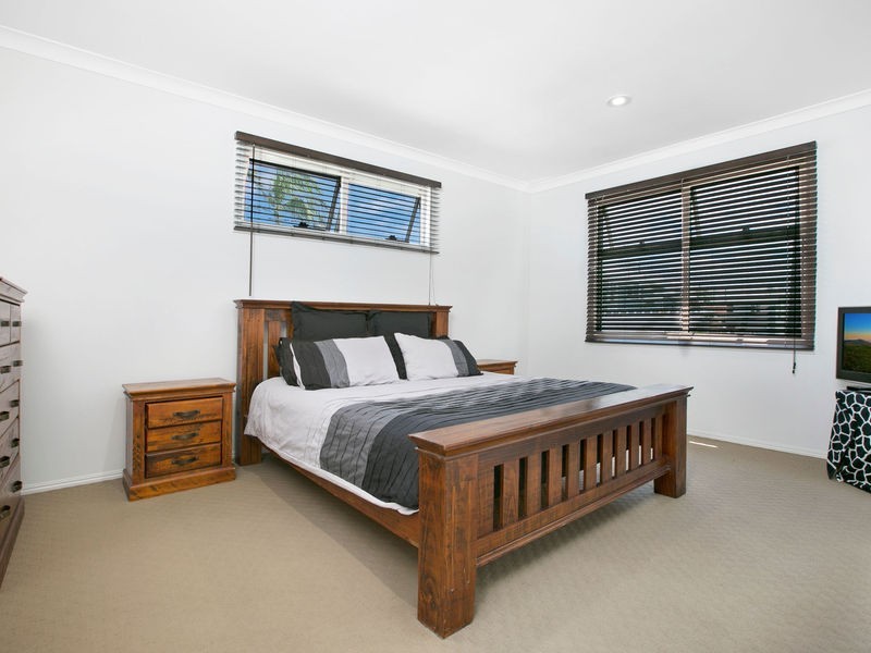 6 Peranga Street, Manly QLD 4179