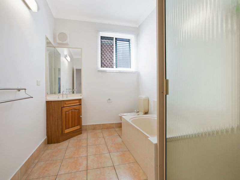 6 Peranga Street, Manly QLD 4179