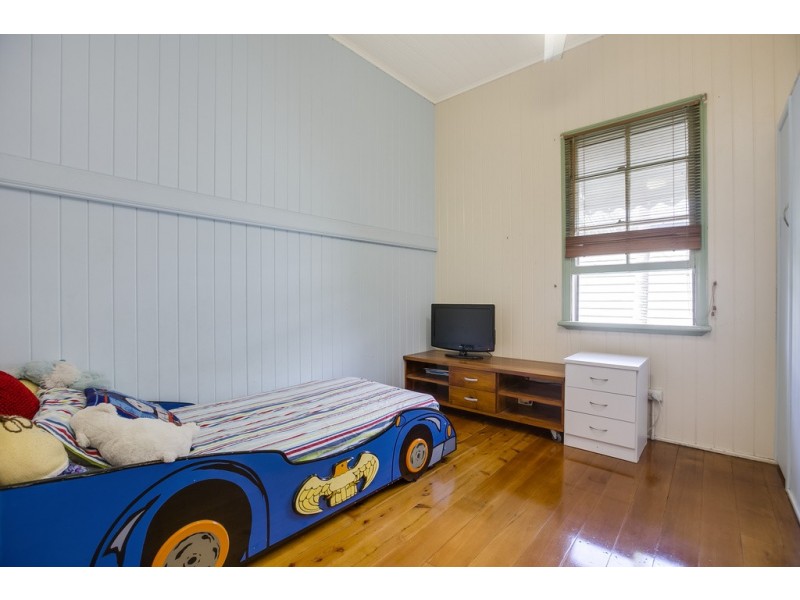 89 Chestnut Street, Wynnum QLD 4178