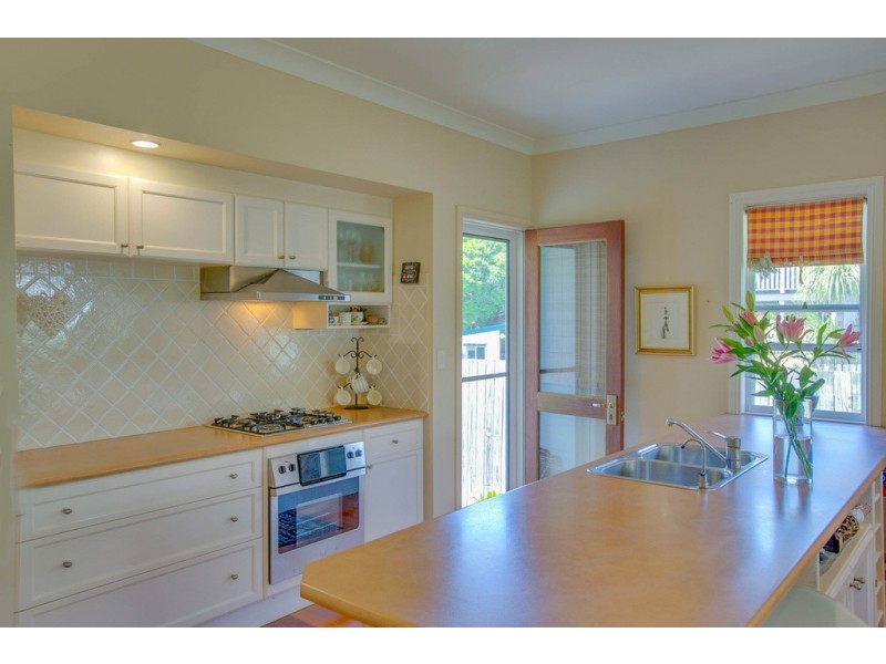 32 Chestnut Street, Wynnum QLD 4178