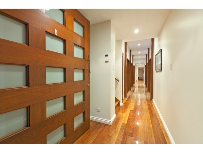 34 Macdonald Street, Lota QLD 4179