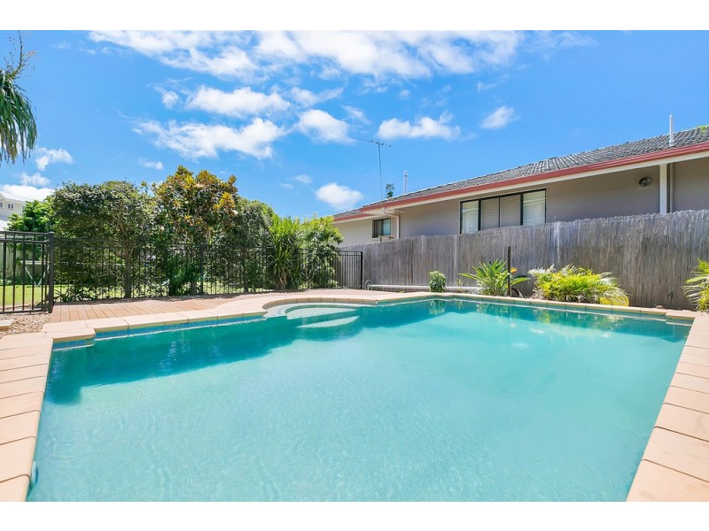 21 Ashton Street, Wynnum QLD 4178