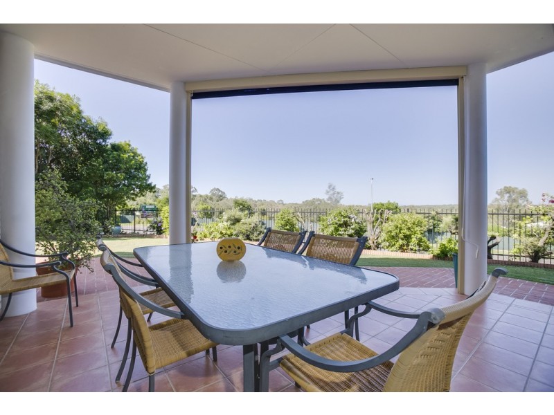 8 Dane Court, Manly West QLD 4179