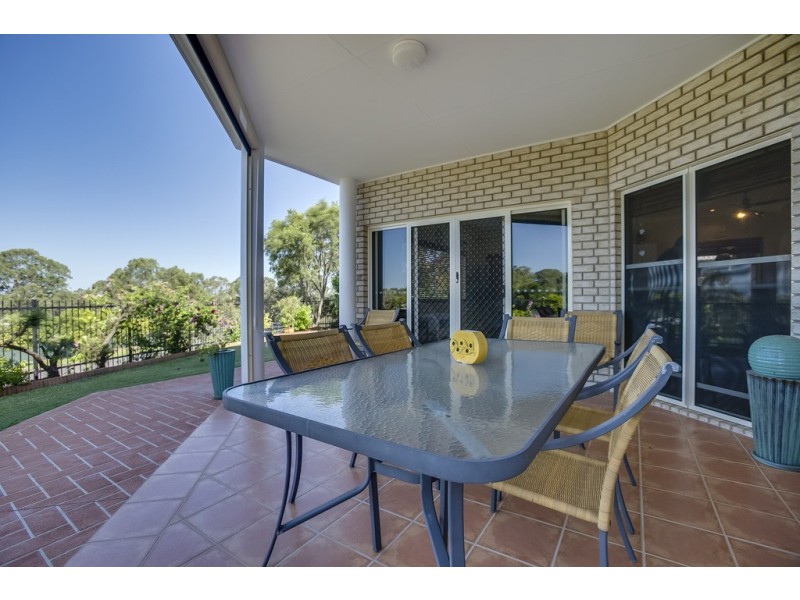 8 Dane Court, Manly West QLD 4179